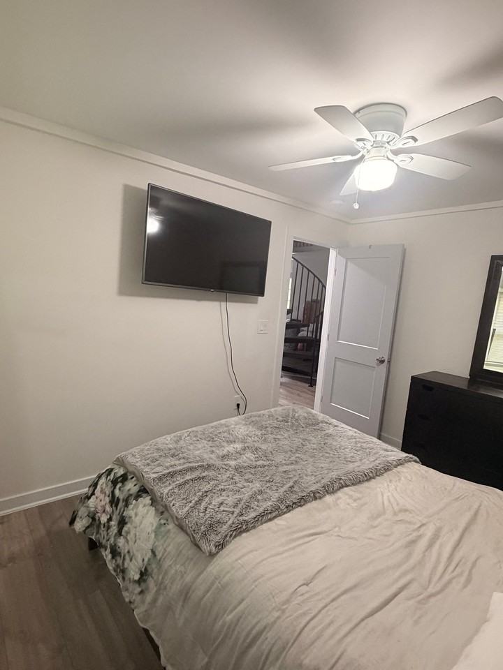573 Commercial Ave Nw - Photo 4 of 11