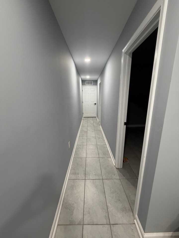 1623 E Lanvale St - Photo 2 of 7