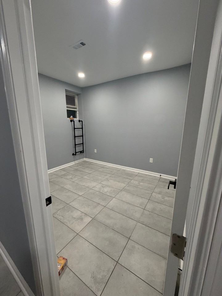 1623 E Lanvale St - Photo 5 of 7