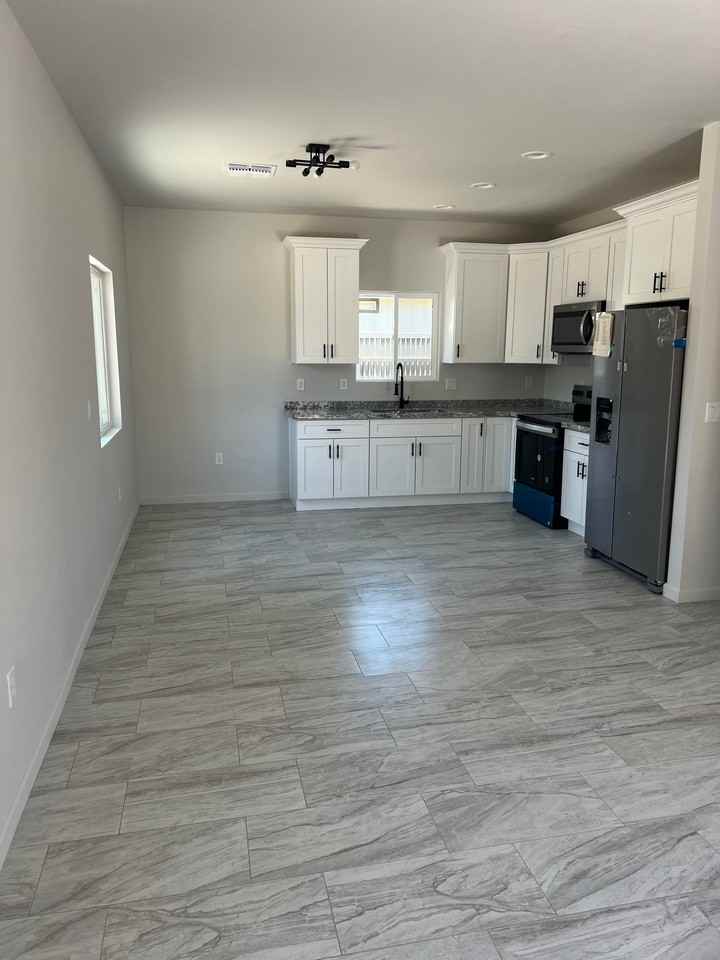 1530 N Columbus Blvd #1-2 - Photo 6 of 20