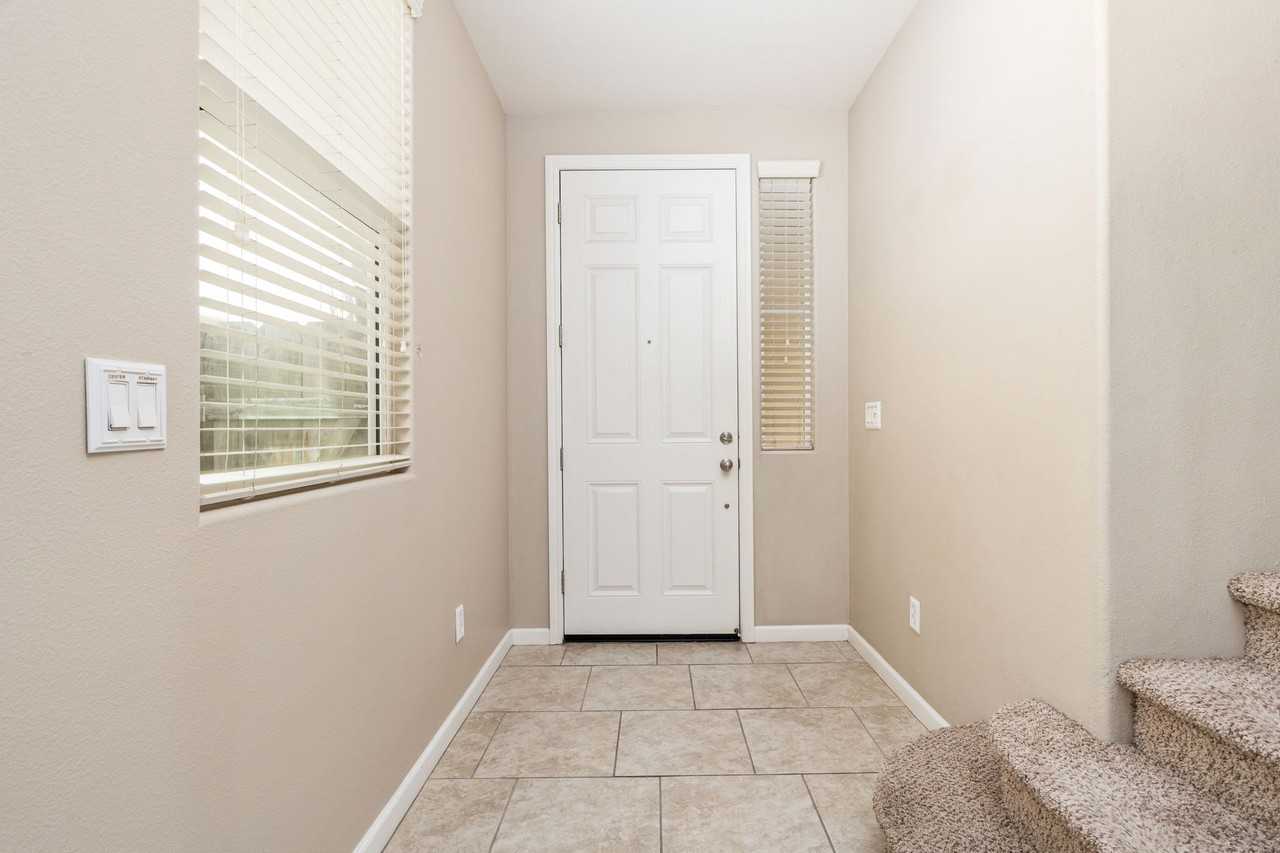 3542 Significant Way - Photo 5 of 20