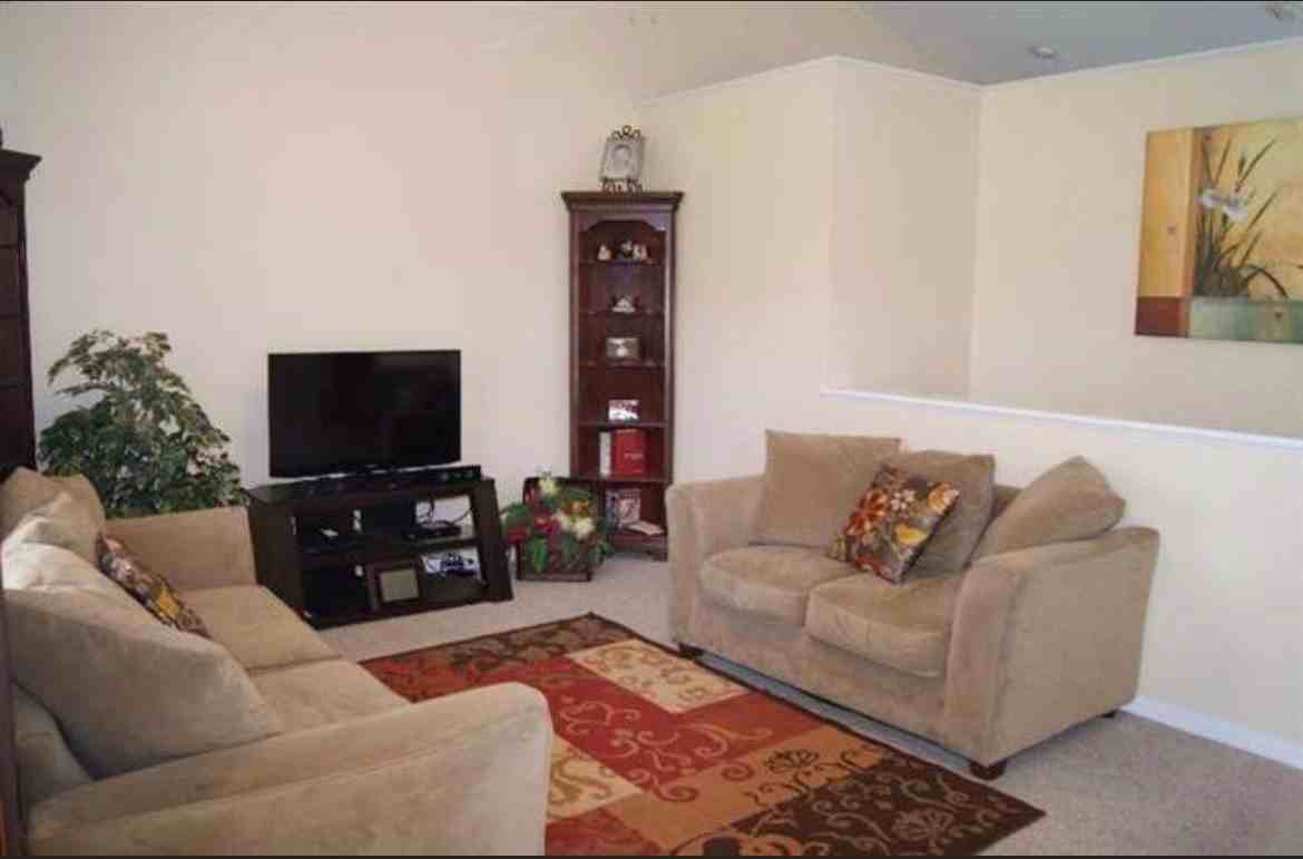 2601 Flintwood Ct - Photo 3 of 12
