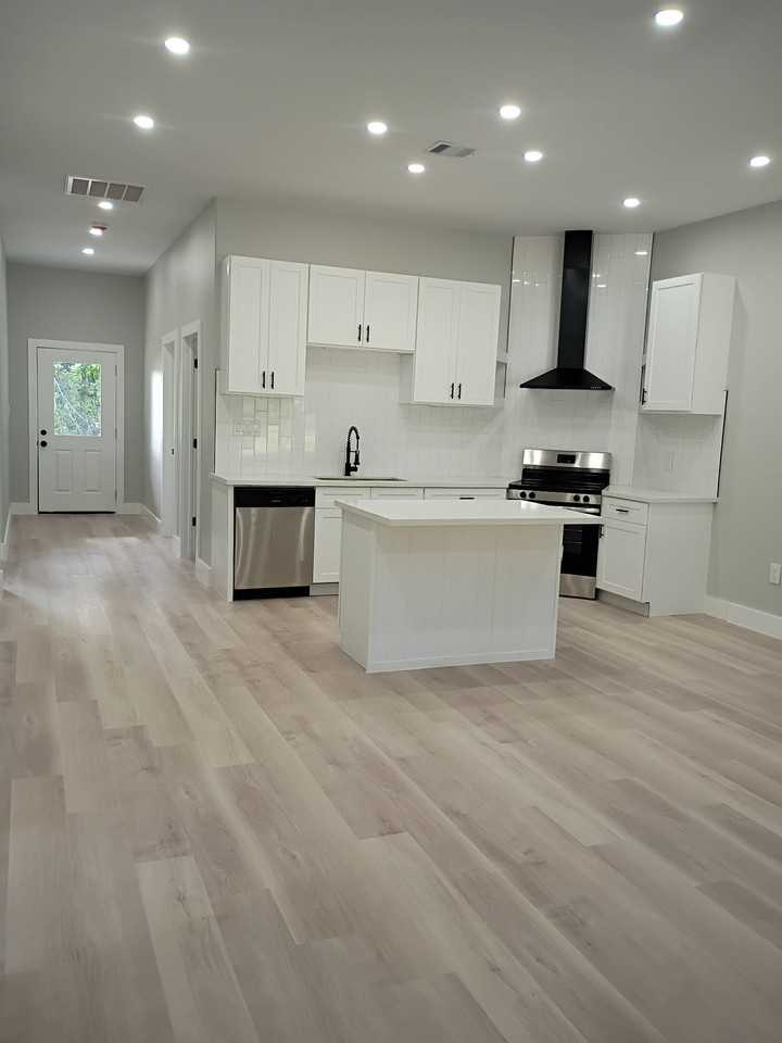 982 Dundee St #982 - Photo 4 of 17