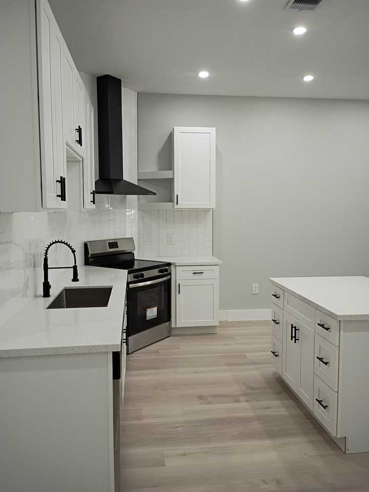 982 Dundee St #982 - Photo 6 of 17