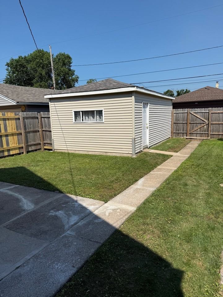 2137 Wespark Ave - Photo 2 of 19