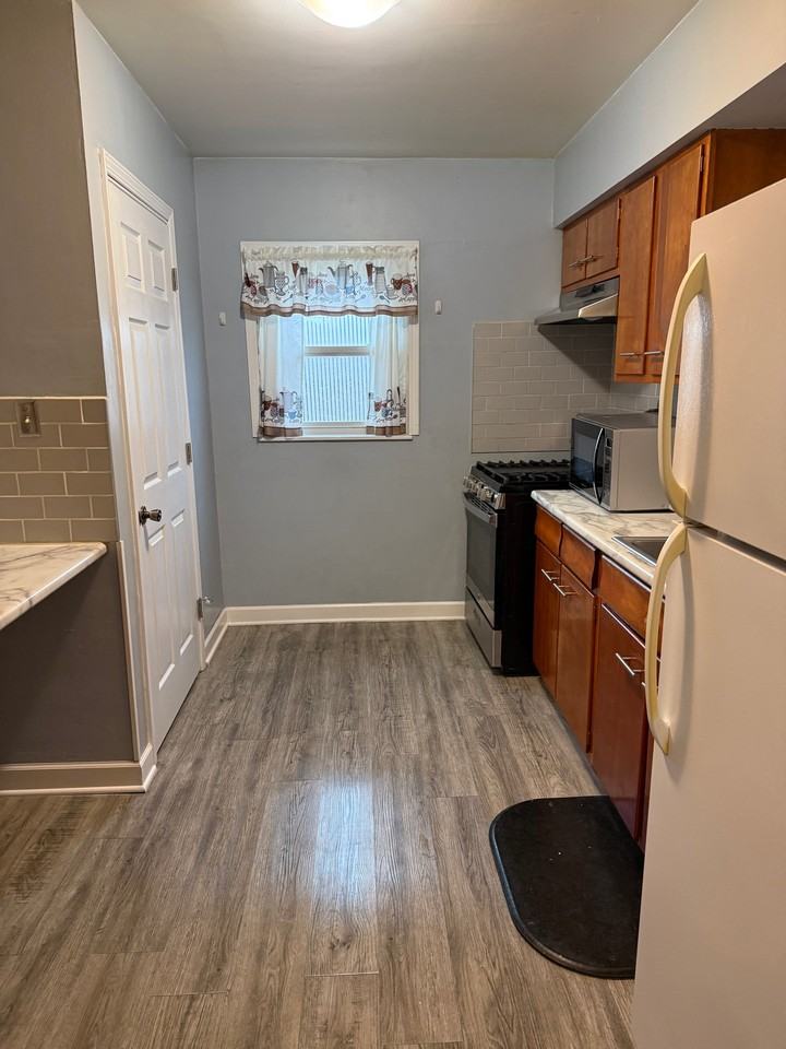 2137 Wespark Ave - Photo 6 of 10