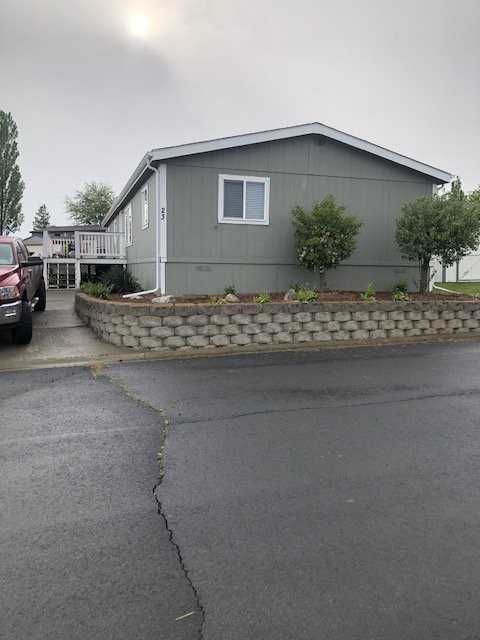 255 Nw Golden Hills Dr #23 - Photo 2 of 13