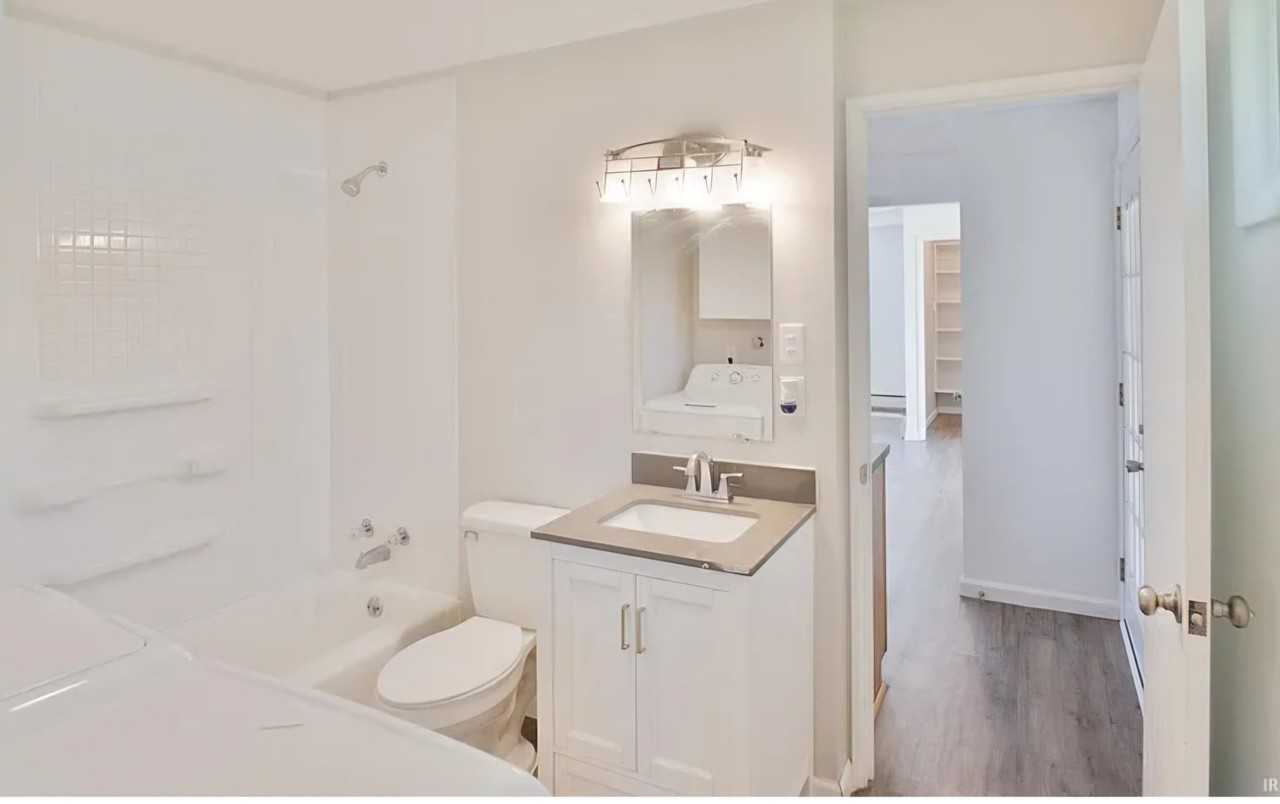 2715 Farnsworth Dr - Photo 3 of 11