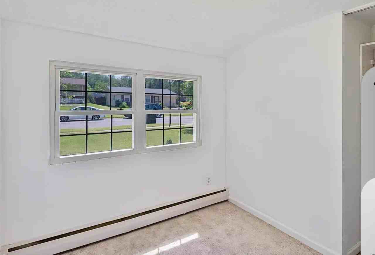 2715 Farnsworth Dr - Photo 6 of 11