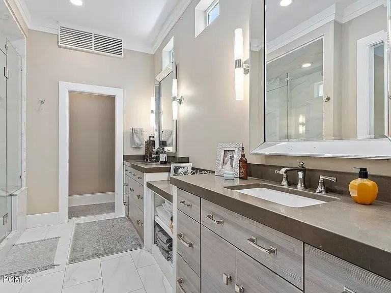 520 Mission Dr - Photo 4 of 19