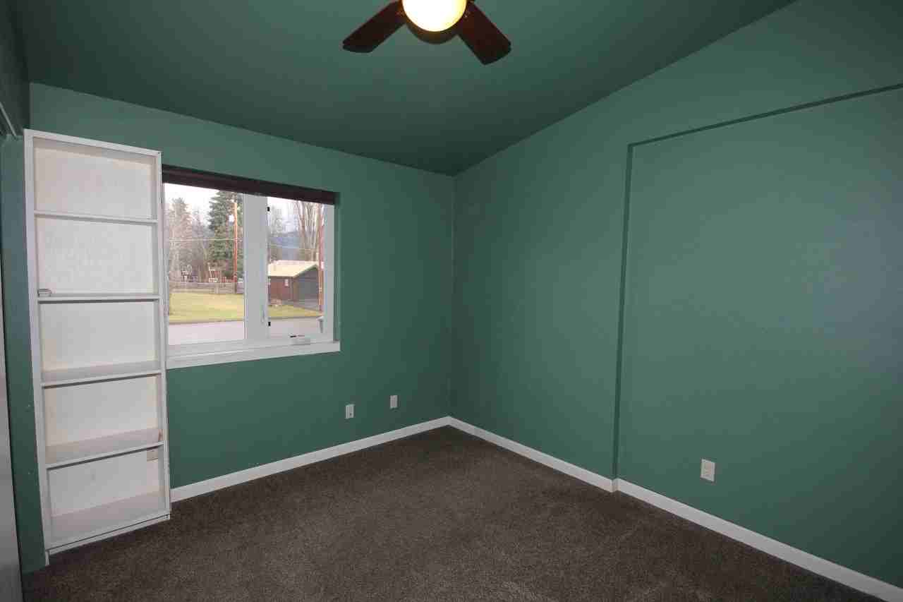 819 E 10th St - Photo 7 of 12