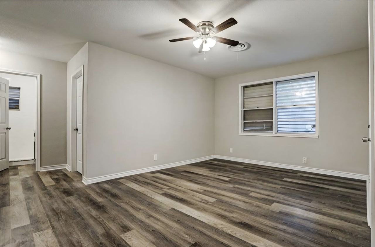 721 Roosevelt St - Photo 2 of 7
