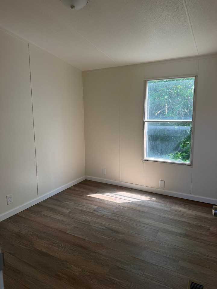2865 Winchester Ave - Photo 2 of 7