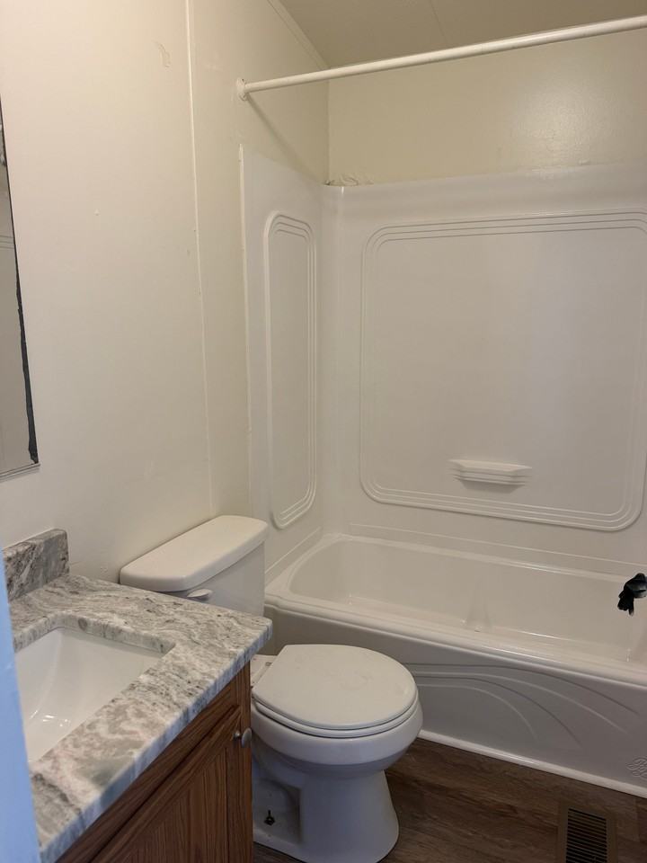 2865 Winchester Ave - Photo 3 of 7