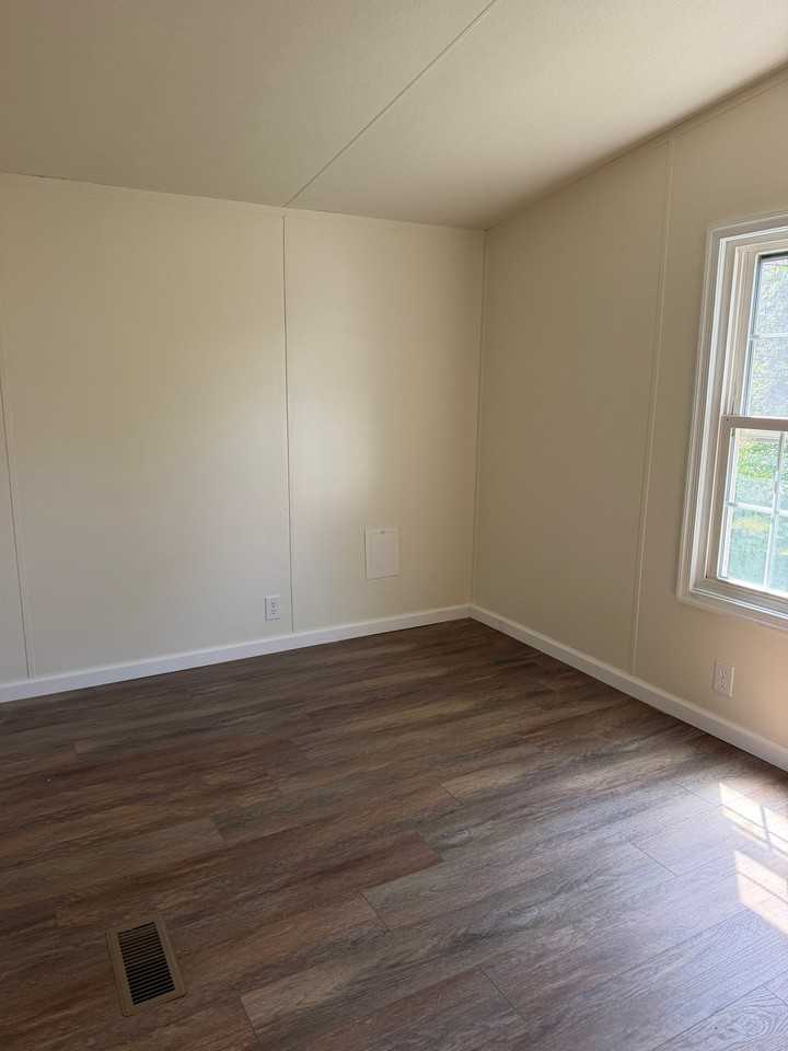 2865 Winchester Ave - Photo 4 of 7
