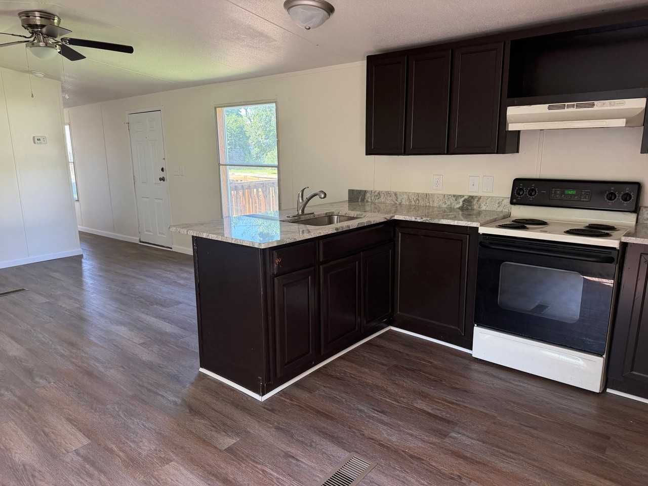 2865 Winchester Ave - Photo 5 of 7