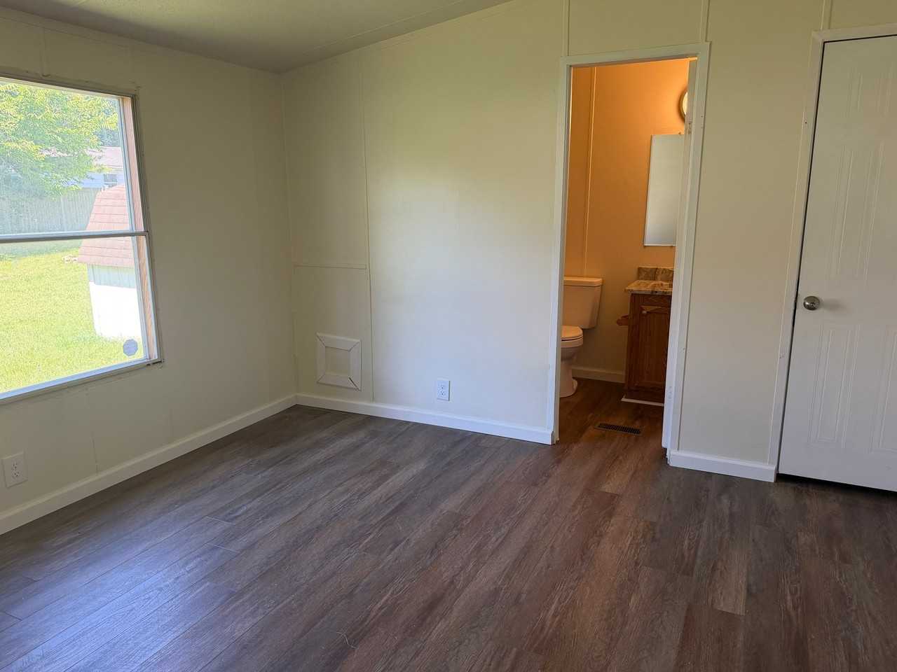 2865 Winchester Ave - Photo 6 of 7