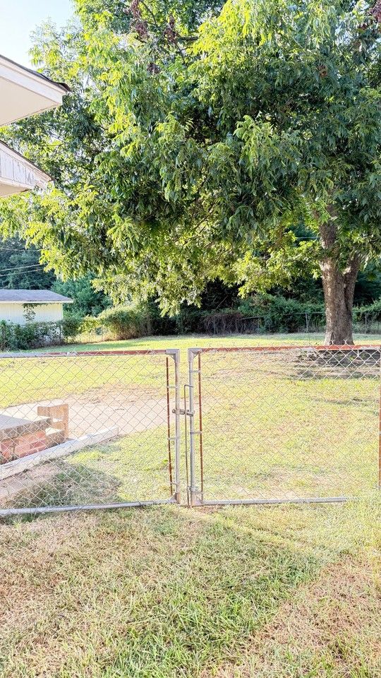 409 Park Pl - Photo 2 of 13
