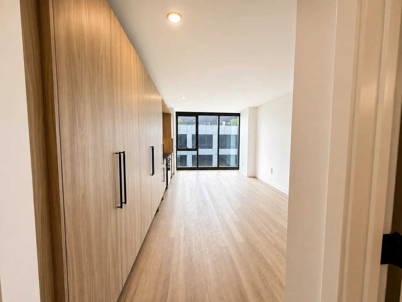1357 W Fulton St - Photo 6 of 14