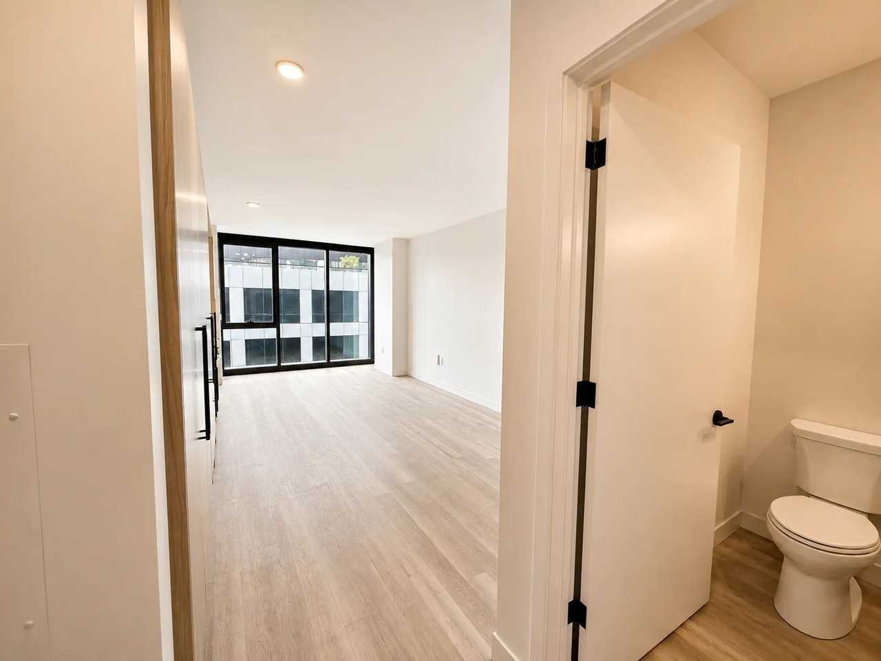 1357 W Fulton St - Photo 7 of 14