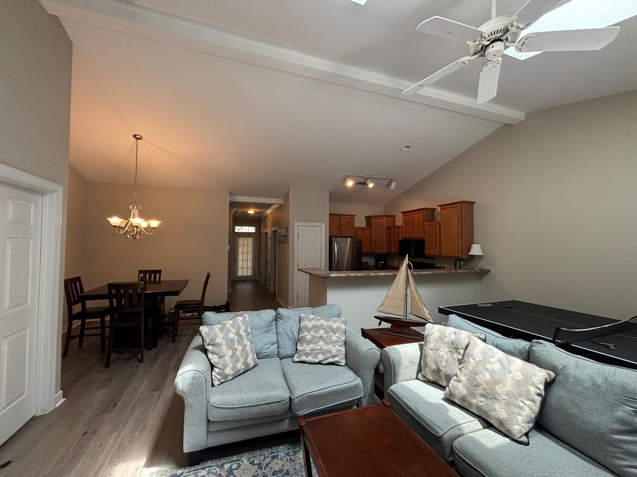 5118 Christian Dr - Photo 5 of 15
