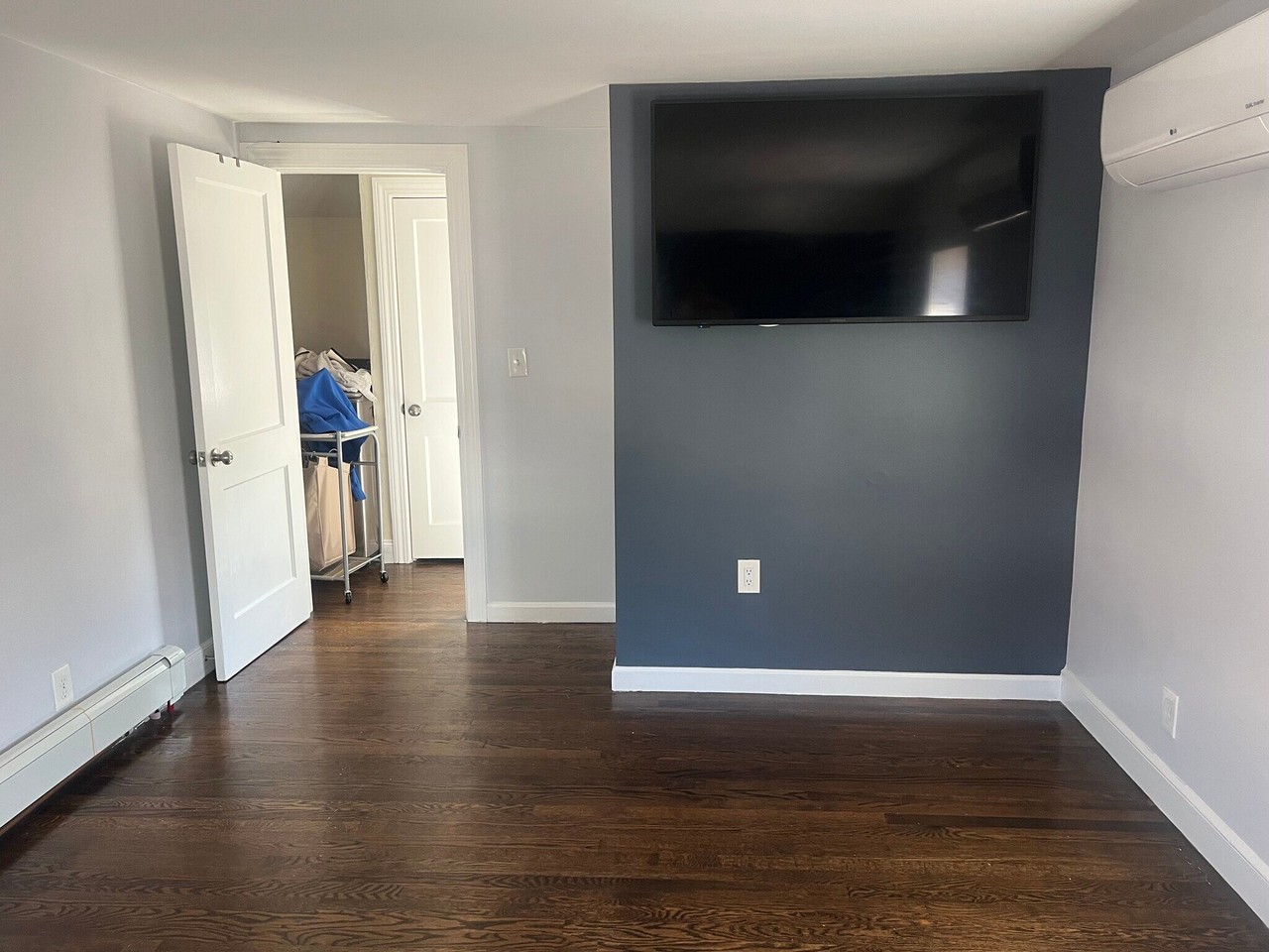 125 Thacher St - Photo 4 of 12