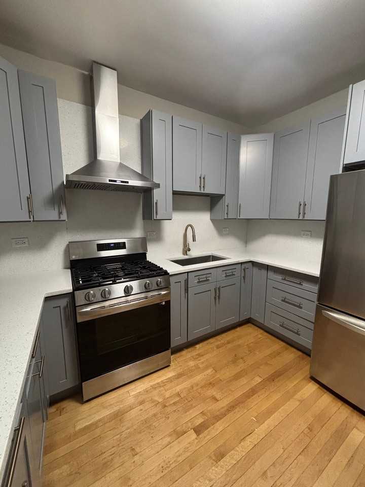 6441 N Seeley Ave #1 - Photo 2 of 10