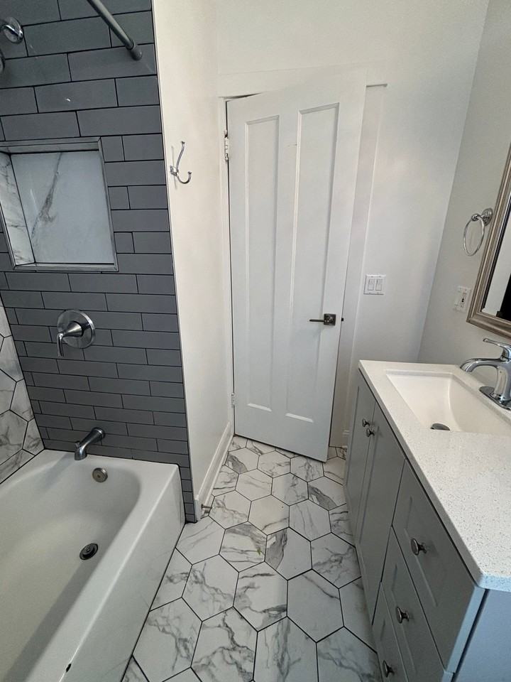 6441 N Seeley Ave #1 - Photo 6 of 10