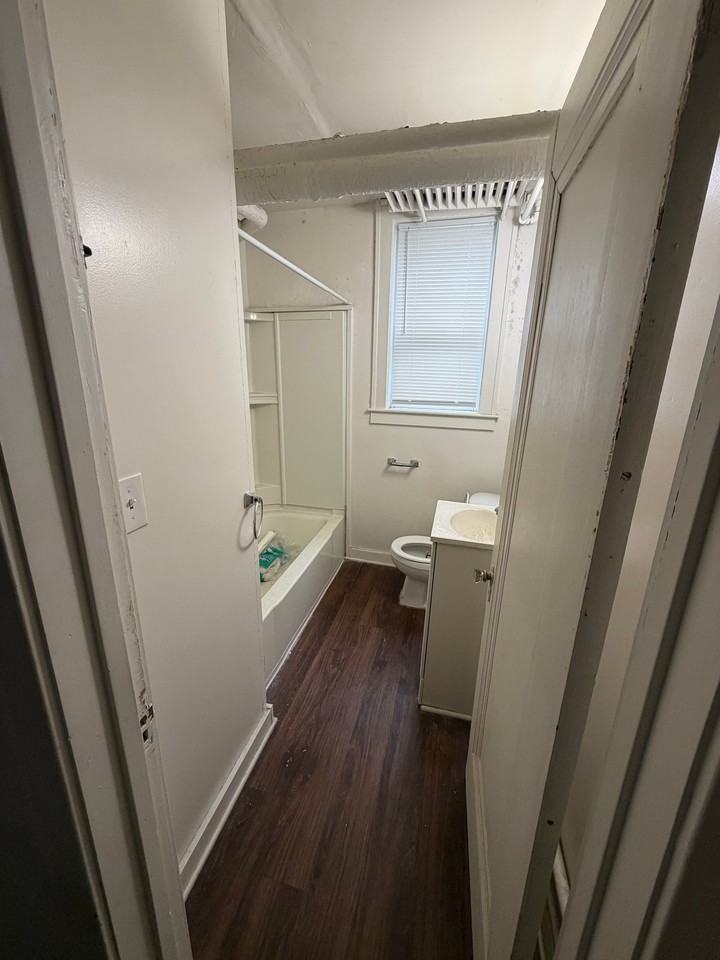 423 Washington St #2 - Photo 7 of 9
