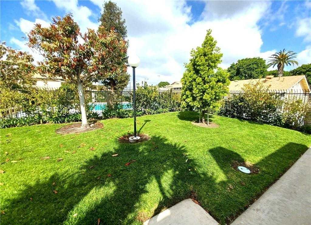 11820 Gloxinia Ave - Photo 2 of 20