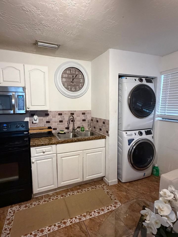 3485 Nw.Street #B - Photo 4 of 13