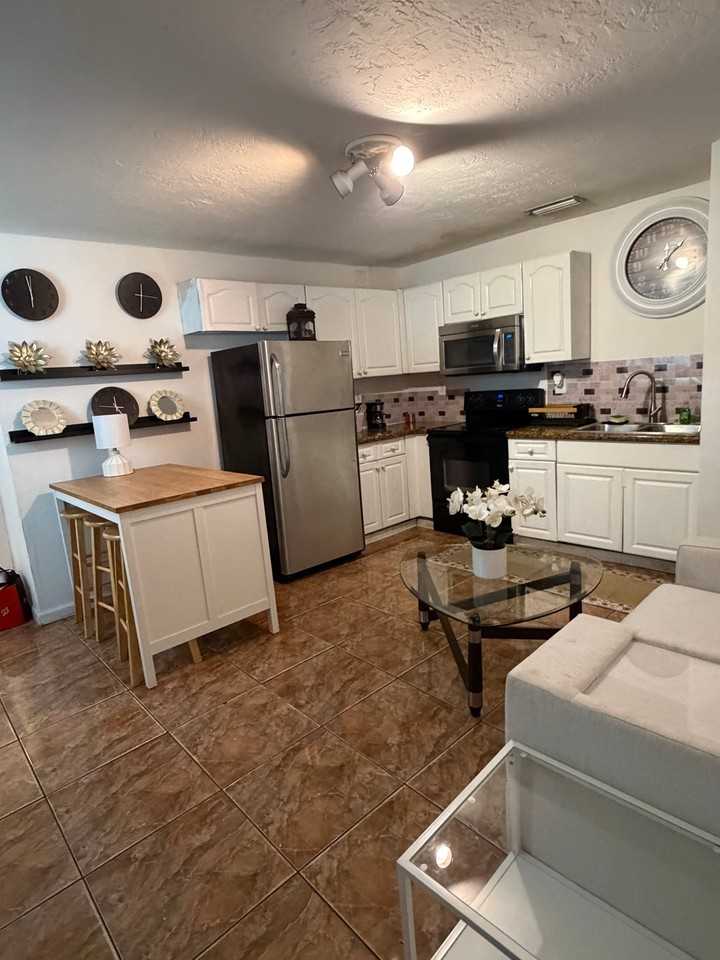 3485 Nw.Street #B - Photo 5 of 13