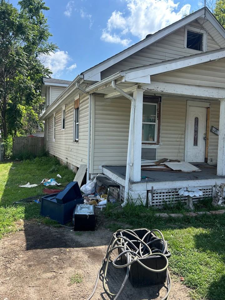 2410 Sheridan Ave - Photo 4 of 15
