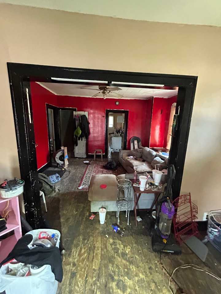 2410 Sheridan Ave - Photo 6 of 15