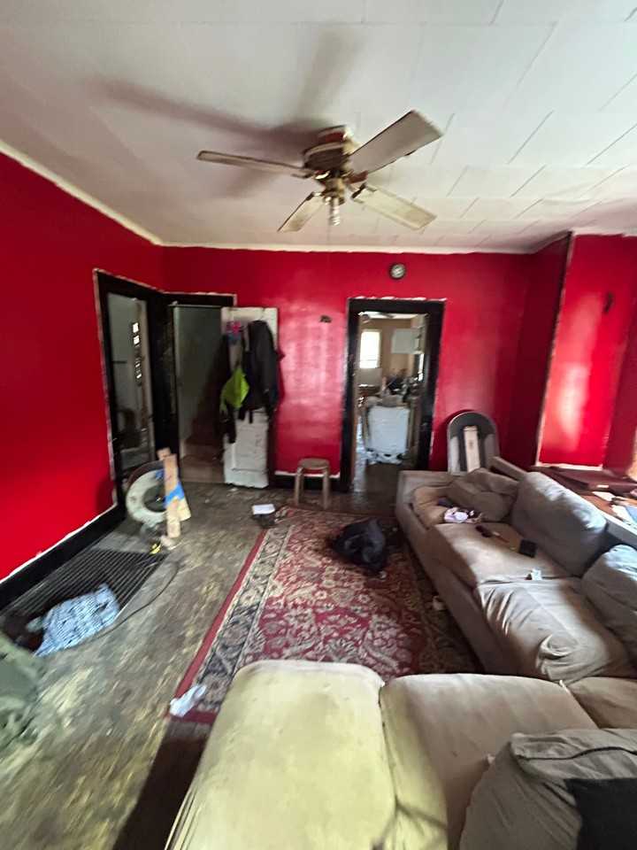 2410 Sheridan Ave - Photo 7 of 15