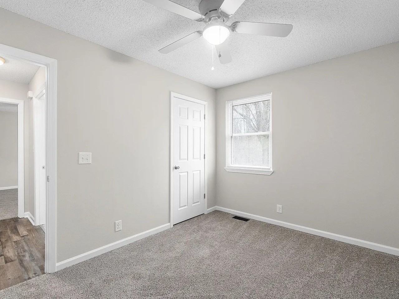 214 Tobacco Rd - Photo 3 of 17