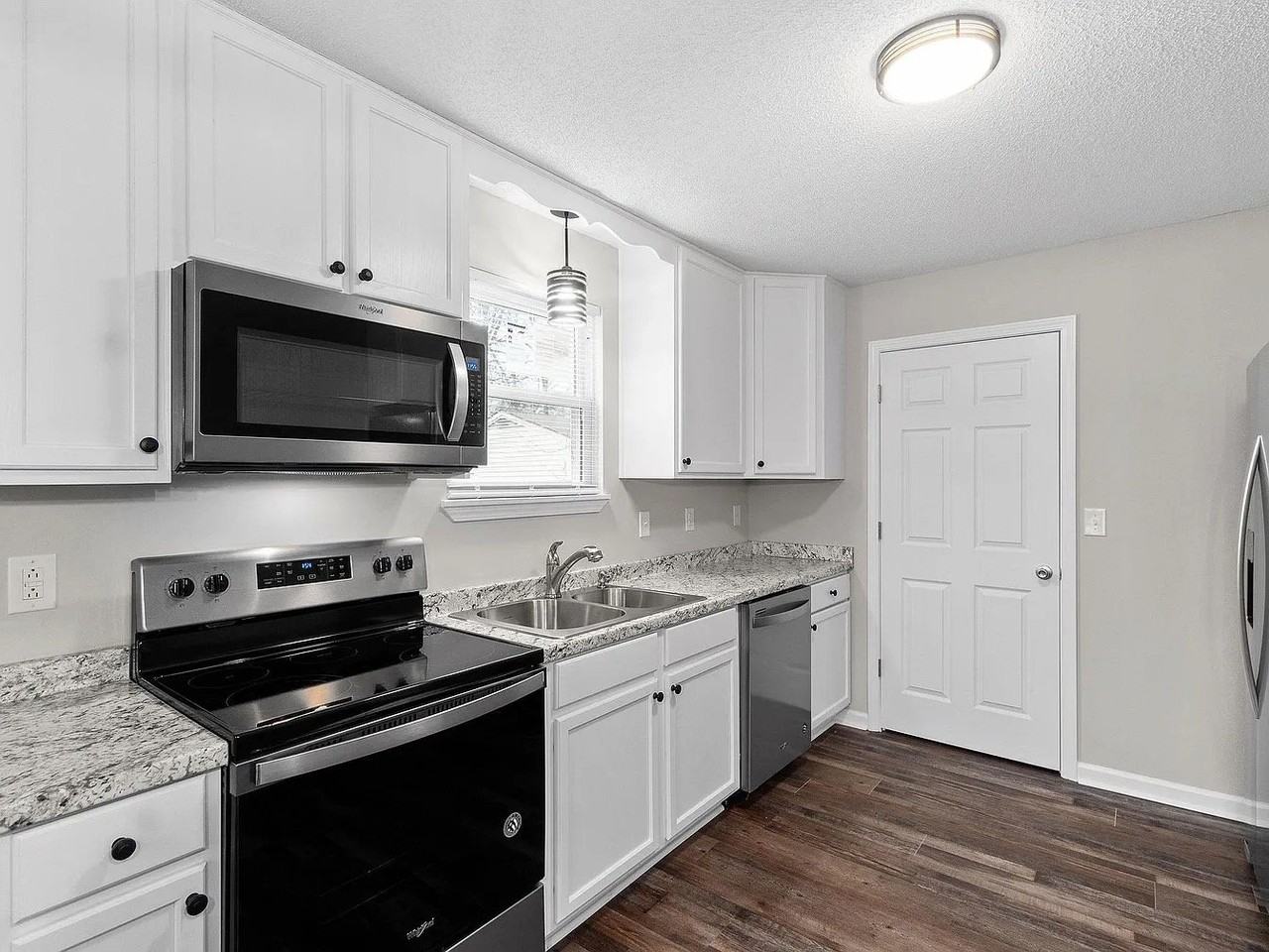 214 Tobacco Rd - Photo 7 of 17