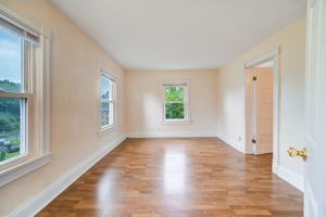 featured image of 4 Underwood St #2