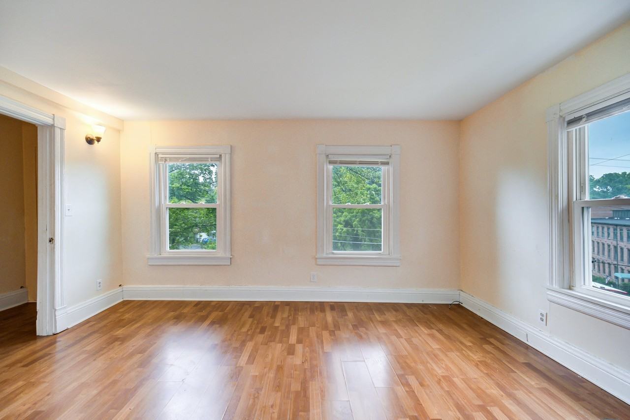 4 Underwood St #2 - Photo 3 of 20