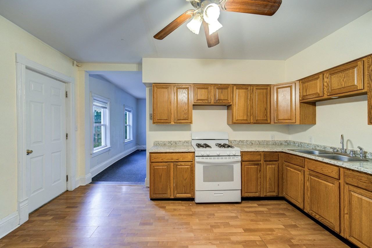 4 Underwood St #2 - Photo 4 of 20