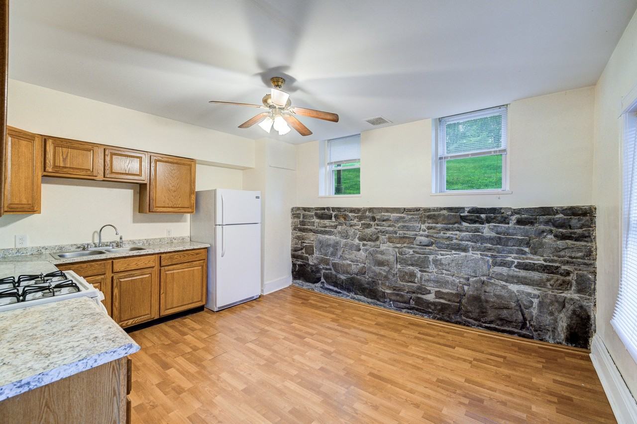4 Underwood St #2 - Photo 5 of 20