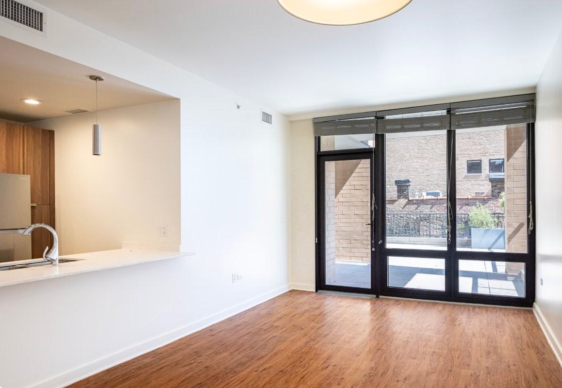 144 W Huron St - Photo 4 of 18
