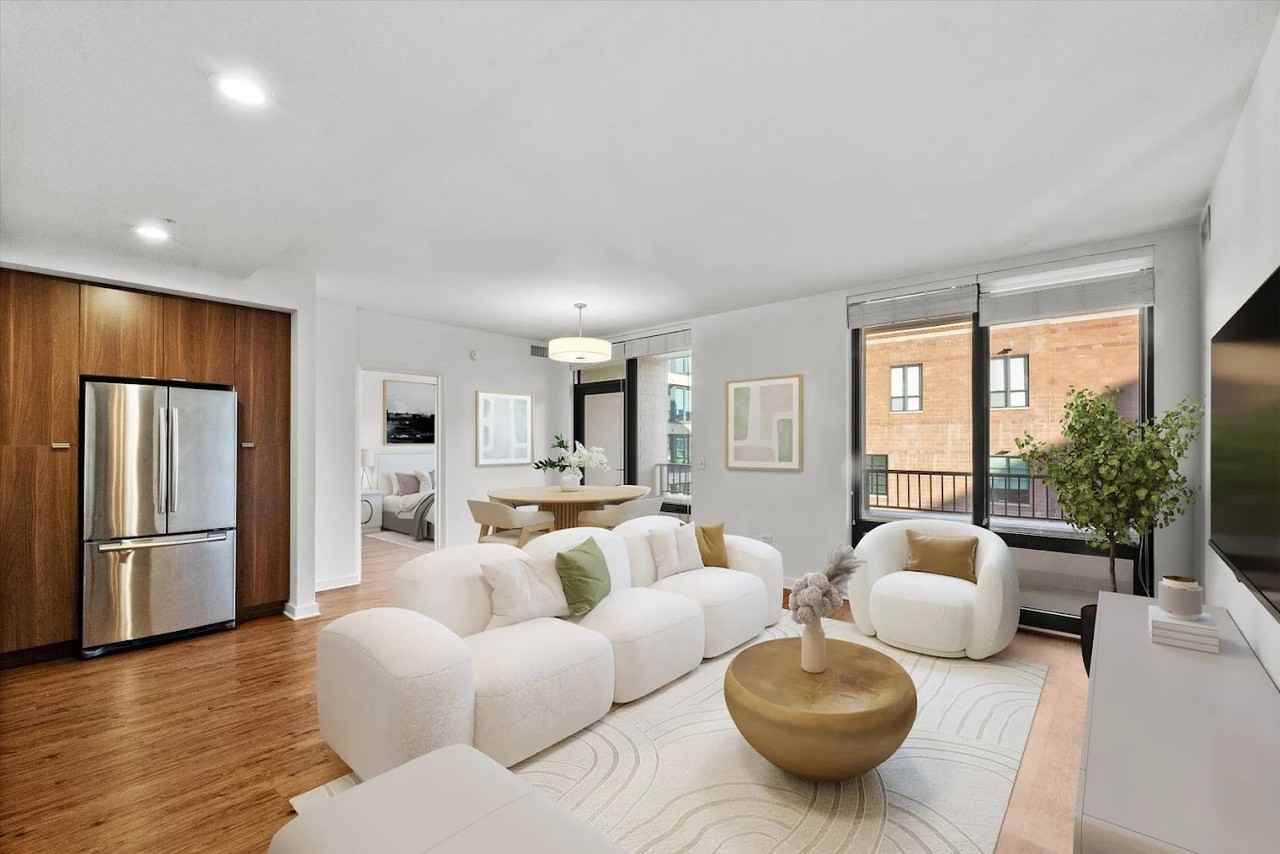 144 W Huron St - Photo 6 of 18