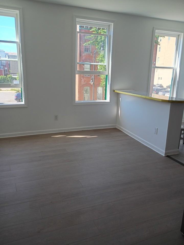 246 E Hanover St #2 - Photo 7 of 17