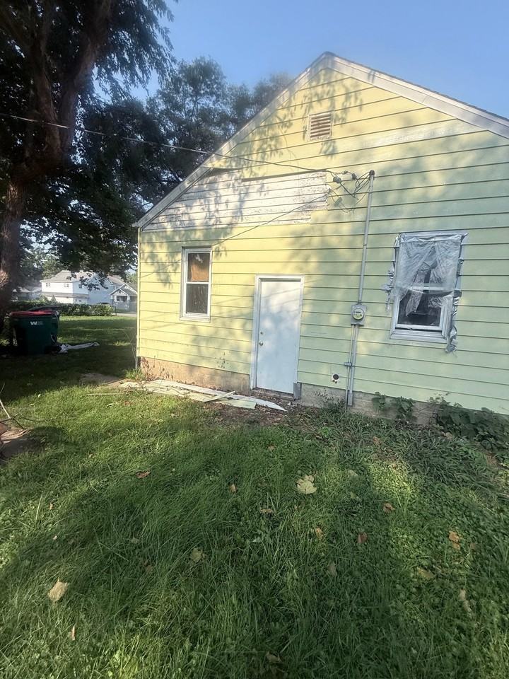 1746 N Woodford St - Photo 5 of 18