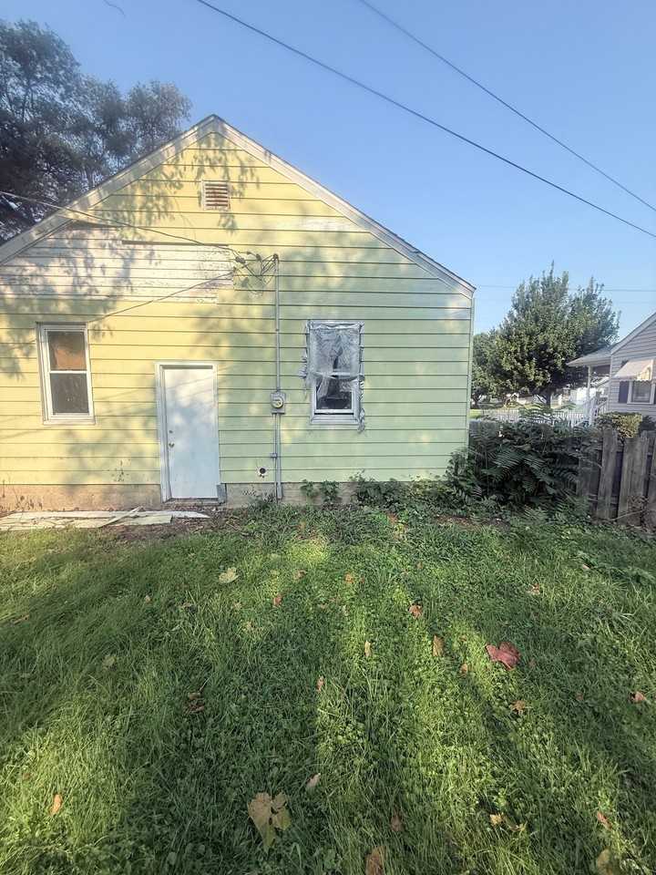 1746 N Woodford St - Photo 6 of 18