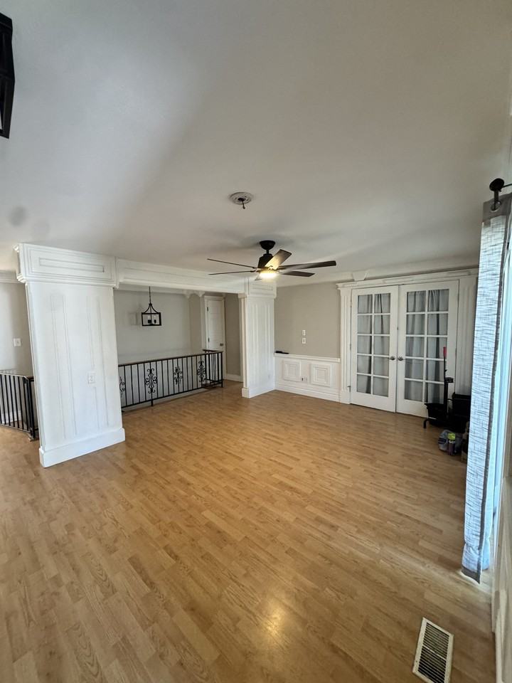 9239 W Zuni Dr - Photo 2 of 18