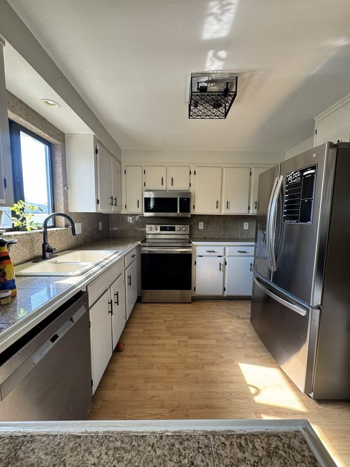 9239 W Zuni Dr - Photo 3 of 18