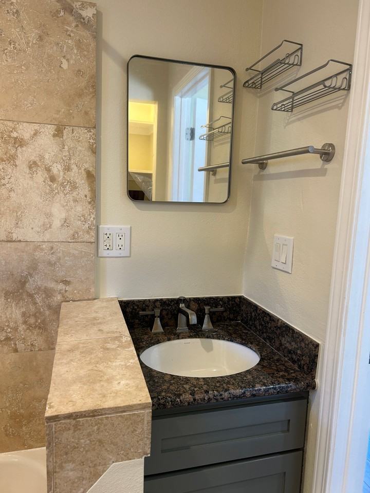 1915 W Vernon Ave - Photo 7 of 17