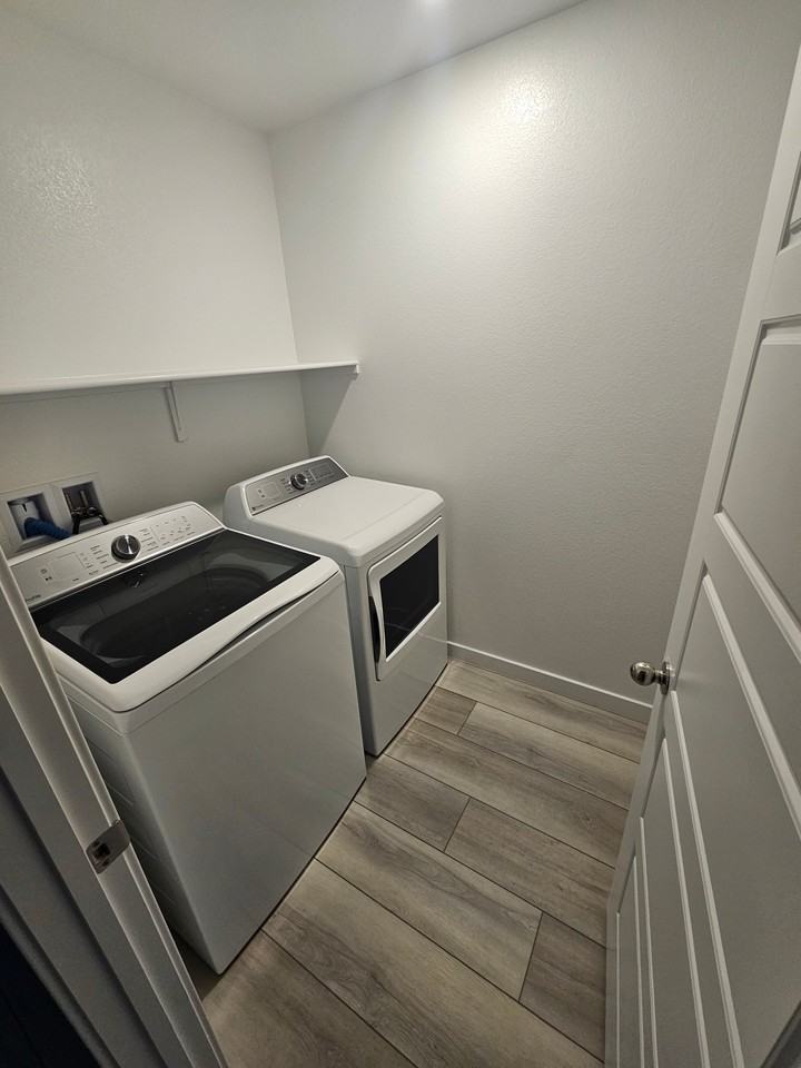 9489 Sky Pointe Dr - Photo 7 of 20